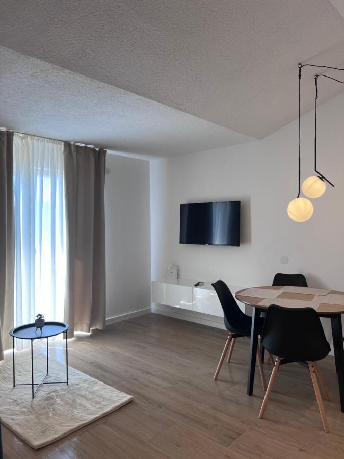 Apartment Nadalina Рогозница Экстерьер фото